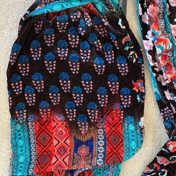NWT Feathers By Tolani Anthropologie Jewel Toned Infinity Scarf - Picture 5 of 8